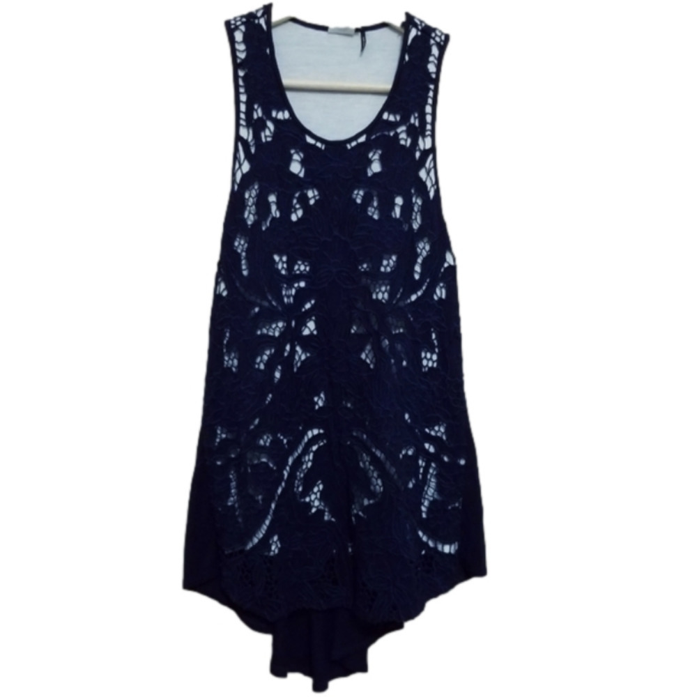 AKEMI + Kin Shirt XS Filigree Racerback navy tanktop Asymmetrical Hem Lace